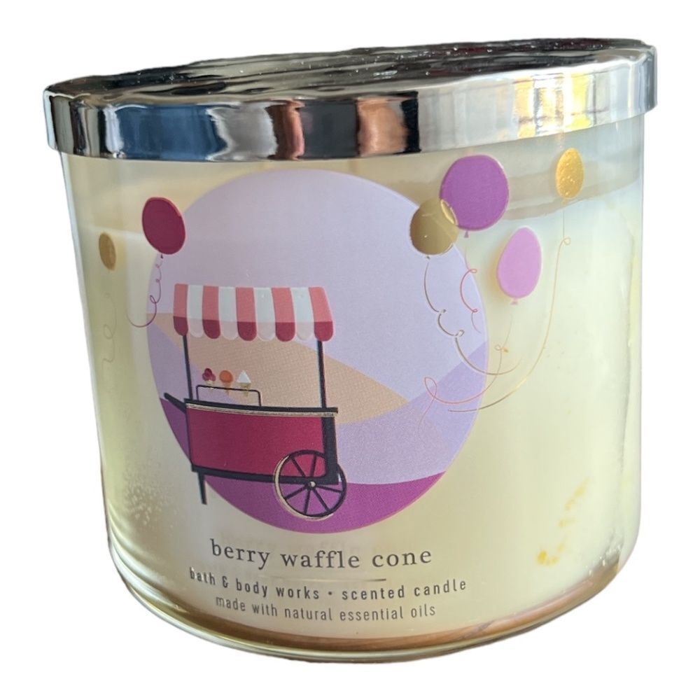 🆕 Bath & Body Works 3 Wick Candle Berry Waffle Cone